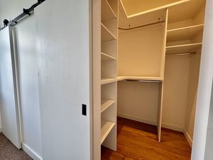 Walk in Wardrobe- click for photo gallery